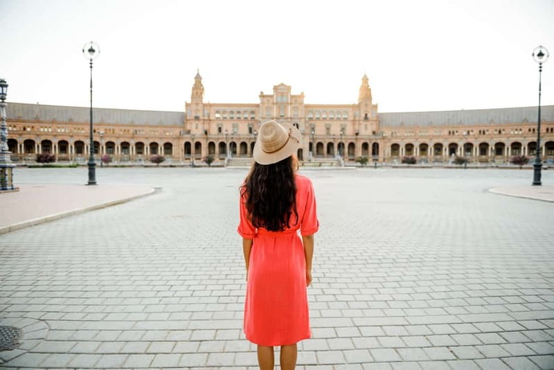 Seville: Personal Holiday Photoshoot - Meeting at Plaza de España