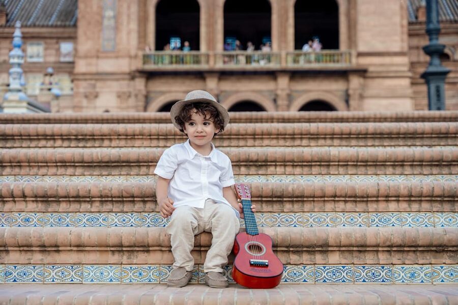 Seville: Professional Photoshoot - How the posing works if you are camera shy