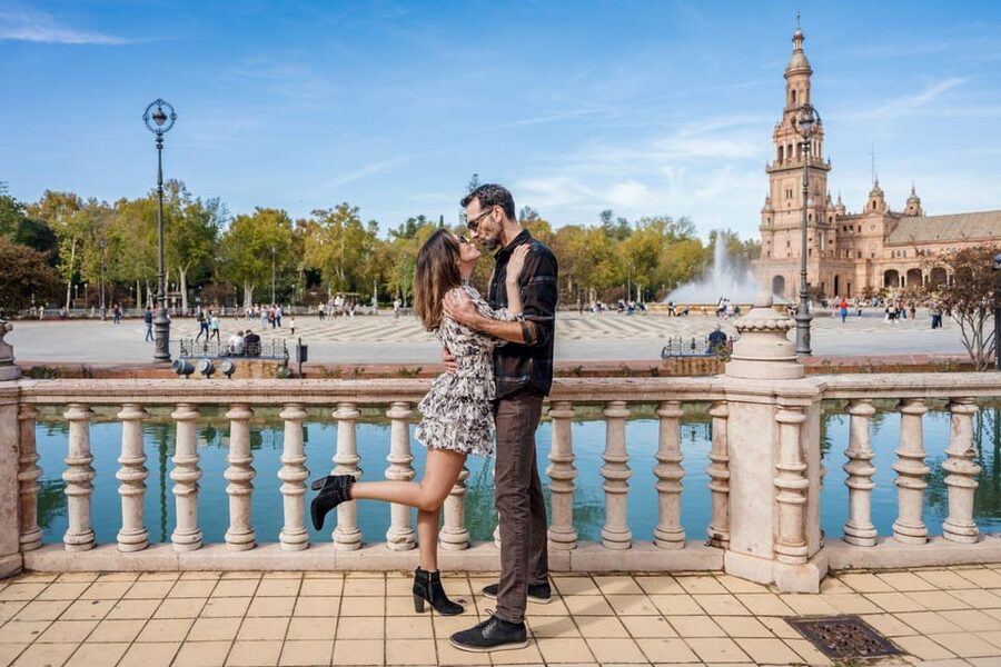 Seville: Professional Photoshoot at Plaza de España - Receiving and using your photos