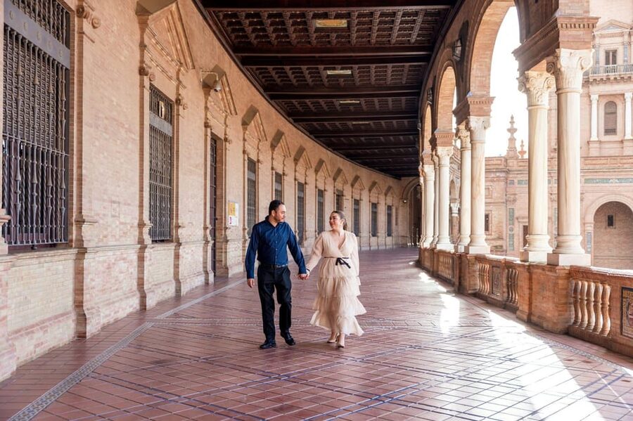 Seville: Professional Photoshoot at Plaza de España - Timing, crowds, and practical planning