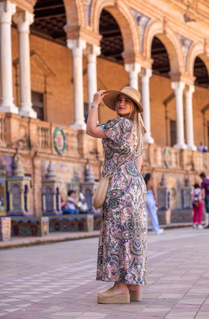 Seville: Professional Photoshoot at Plaza de España - Starting at Torre Norte
