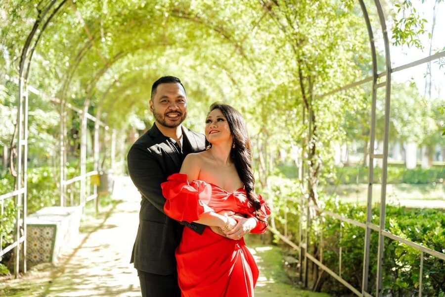 Seville: Romantic photoshoot for Couples - Is $176 fair for two people?