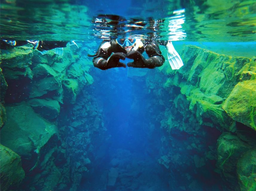 Silfra: Fissure Snorkeling Tour with Underwater Photos - The walk through Þingvellir to the water