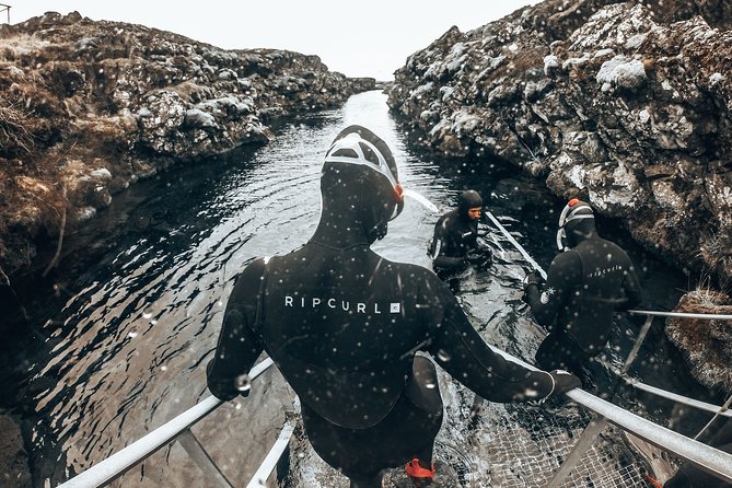 Silfra Wetsuit Snorkeling Tour with Underwater Photos - From Reykjavik - Why Silfra feels unlike ordinary snorkeling
