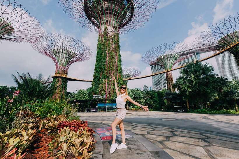 Singapore: Moments in the City Private Photography Session - Walking Marina Bay and the Helix Bridge