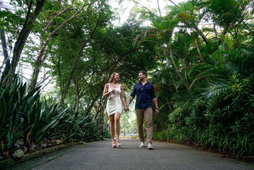 Singapore: Professional photoshoot at Gardens by the Bay - Photo delivery within 48 hours