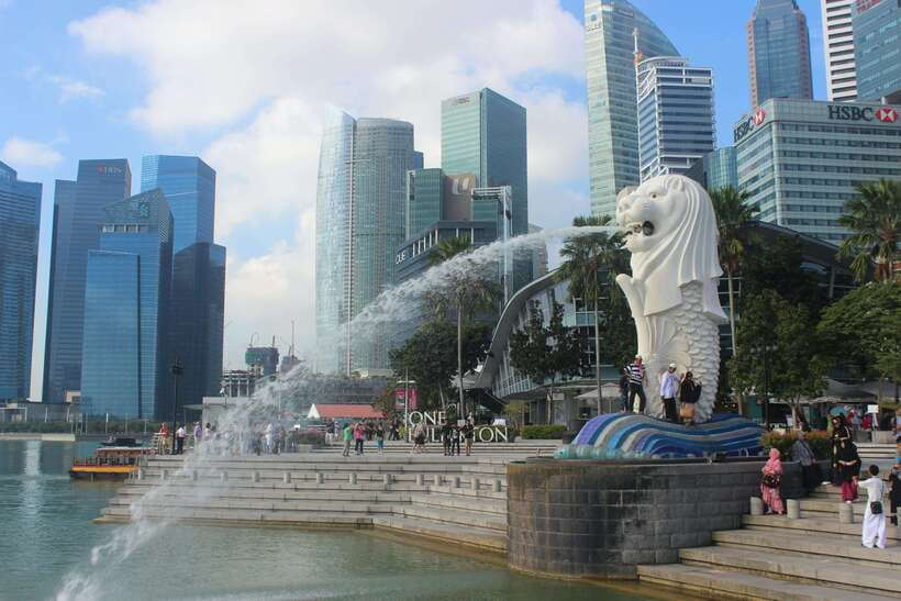 Singapore: Professional Photoshoot at Merlion Park - Edited photos delivered within 48 hours