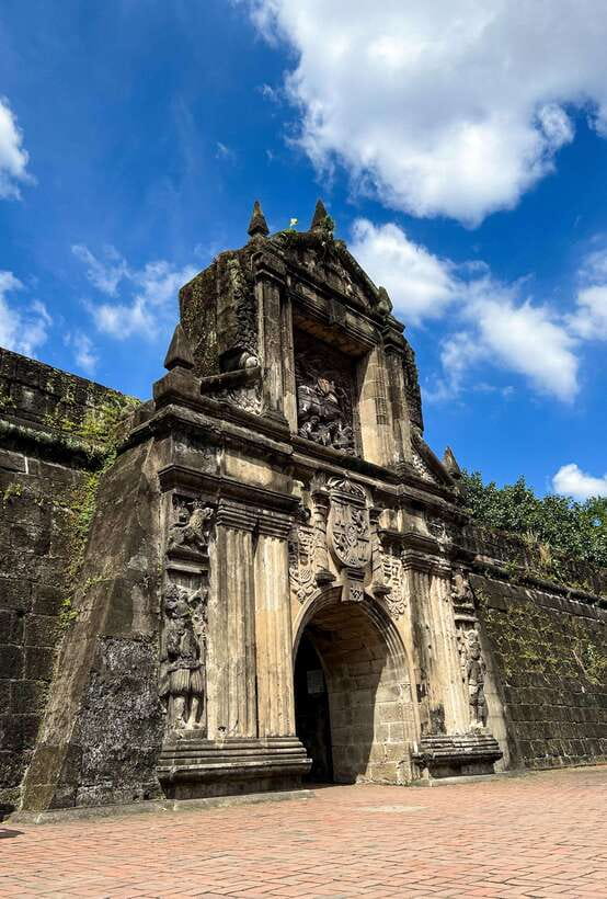 Solo Traveler Friendly Manila Walk w/ Mobile Photography - Starting at Manila Cathedral in Intramuros