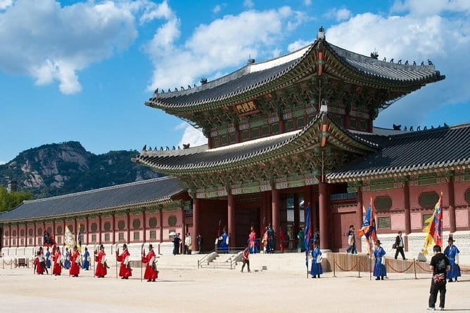 Street photoshoot and Seoul Hidden gem History Walking Tour - Is $45.95 a fair price?