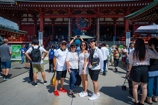 Stroll & Snap:Your Private Portrait Session - Meeting Yu Takada near Kaminarimon