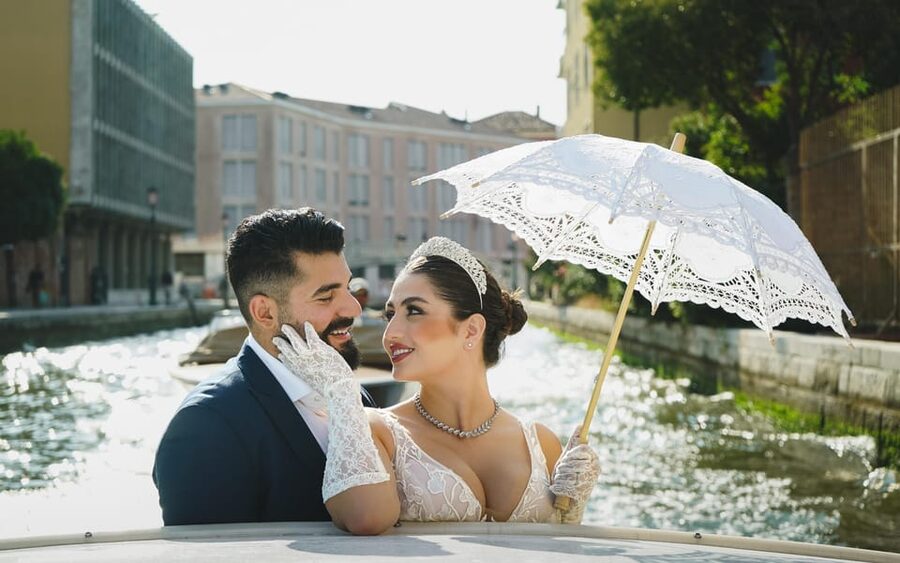 Stylish Photoshoots in Venice - What the session feels like for couples, families, and solo visitors