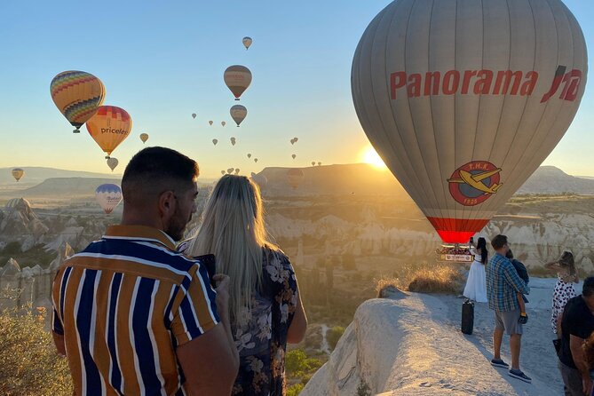 Sunrise Balloon Watching Tour with Photographer in Goreme - Photo opportunities and what to bring