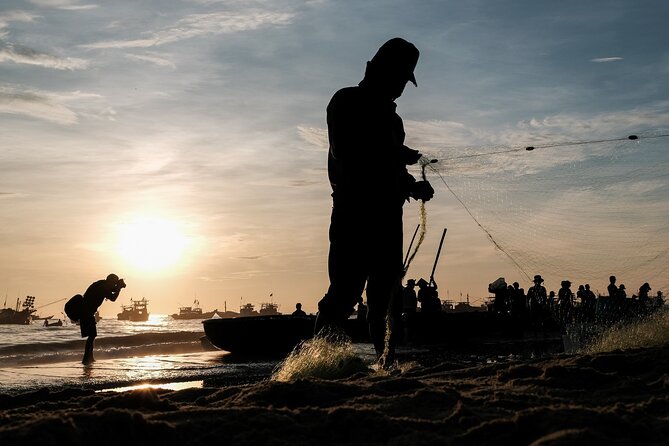 Sunrise Photography Tour in Vietnam Fishing Village - Learning composition in a fast-moving harbor
