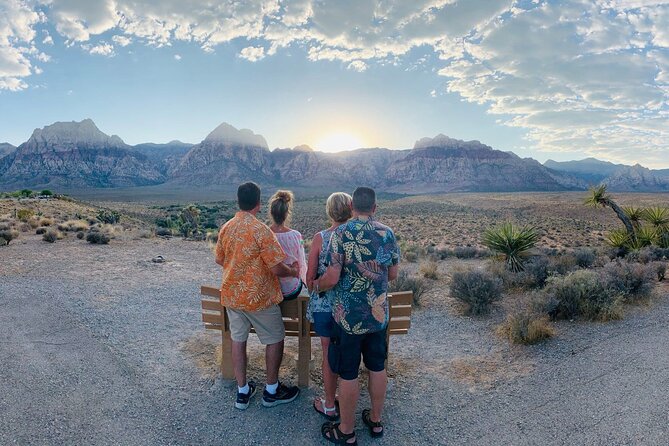 Sunset Hike and Photography Tour near Red Rock with Optional 7 Magic Mountains - What the small group changes
