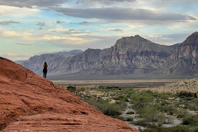 Sunset Hike and Photography Tour near Red Rock with Optional 7 Magic Mountains - Clothing, walking, and seasonal comfort