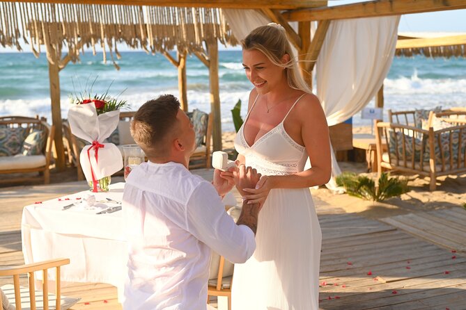 Surprise Engagement Photoshoot in Hersonissos - What the 30-minute session includes