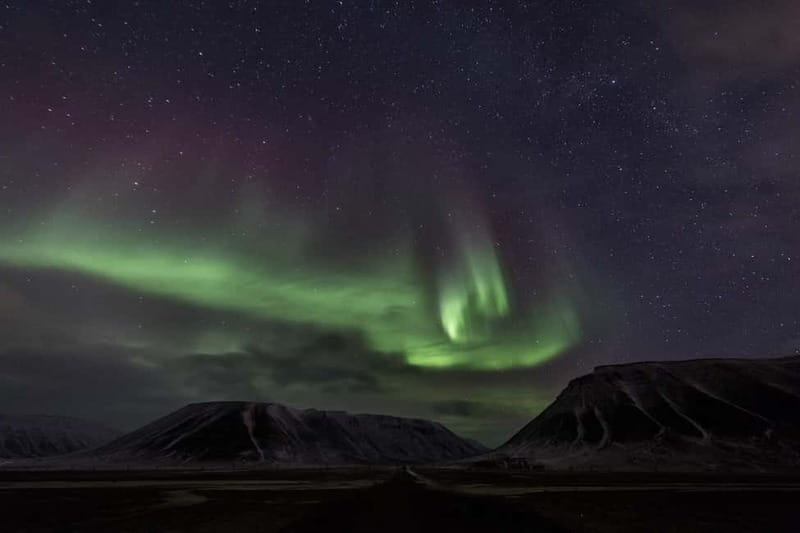 Svalbard: Northern Lights Photography Tour with local expert - Why polar night makes Svalbard special