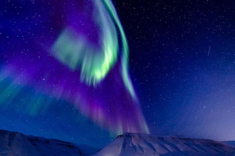 Svalbard: Northern Lights Photography Tour with local expert - Leaving Longyearbyen in a small group