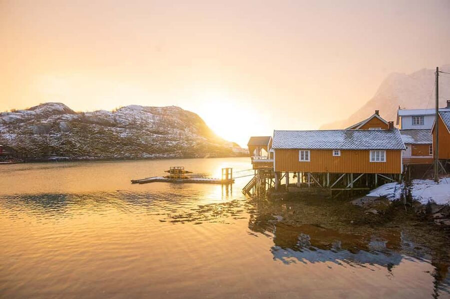 Svolvær: Reine, Hamnøy, Sakrisøy: Photographer’s Dream Tour - Leaving Svinøya and heading west