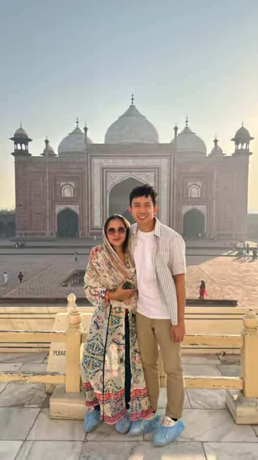 Taj Mahal Professional Photography or Guide Sunrise Tour - Who Should Book This Experience?