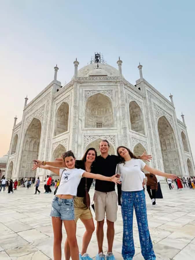Taj Mahal Professional Photography or Guide Sunrise Tour - What You See Inside the Monument