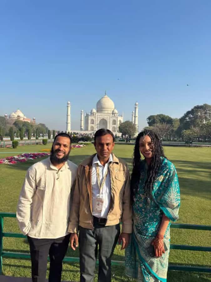 Taj Mahal Professional Photography or Guide Sunrise Tour - Languages, Group Needs, and Accessibility