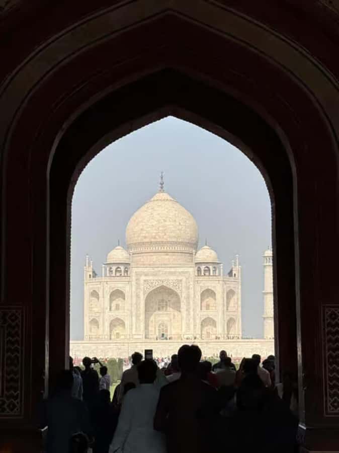 Taj Mahal Professional Photography or Guide Sunrise Tour - Is $2.72 Good Value?
