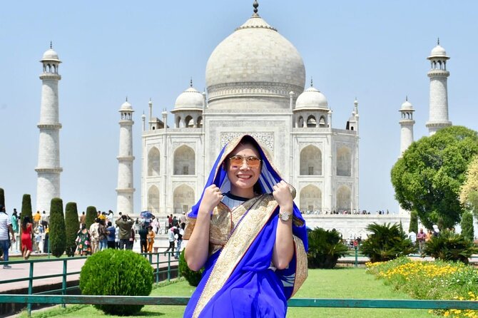 Taj Mahal Tour With Professional Photographer With Rental Saree - What guide Riz or Riyaz adds to the visit