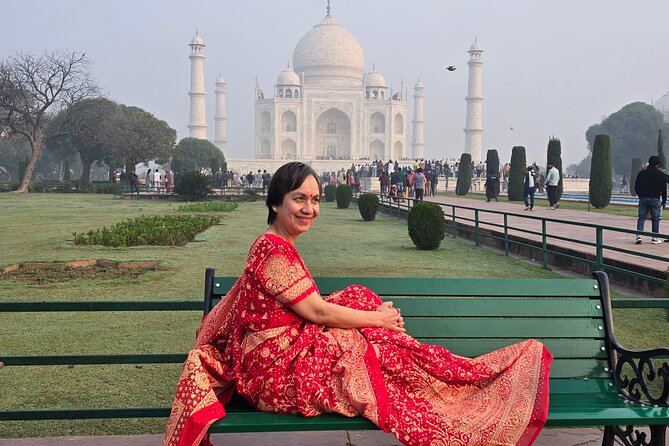 Taj Mahal Tour With Professional Photographer With Rental Saree - How good is the value at $6.40?