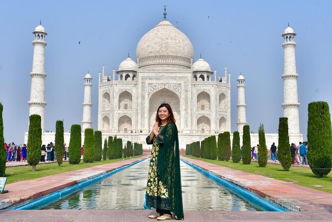 Taj Mahal Tour With Professional Photographer With Rental Saree - The Taj Mahal with a professional photographer