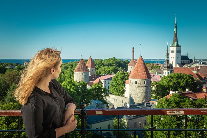Tallinn Private Photoshoot Tour - Danish King’s Garden and Alexander Nevsky Cathedral