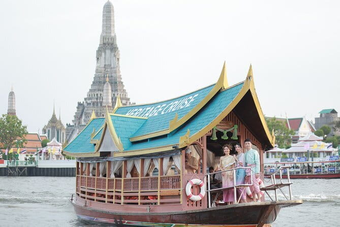 Thai Costume Photo Tour at Wat Arun Bangkok from Bangkok - What the $46 price really covers