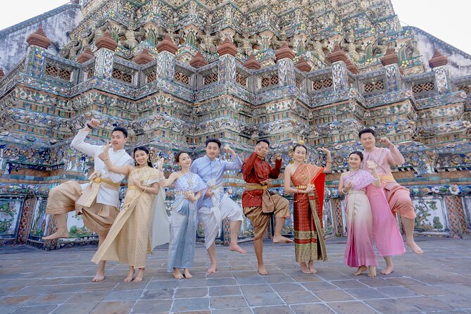 Thai Costume Photography at Wat Arun/Pho Temple: Bangkok - Wat Arun, where the photographs begin