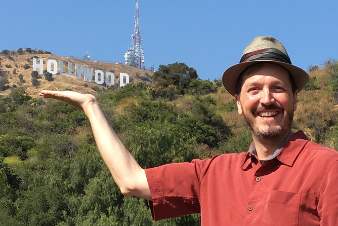 The Ultimate LA and Hollywood Photo Tour - Meeting Daniel at Hollywood’s main stage