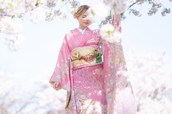 Tokyo Authentic Kimono Rental in Asakusa with Photography Option - Choosing traditional dress in the heart of Asakusa