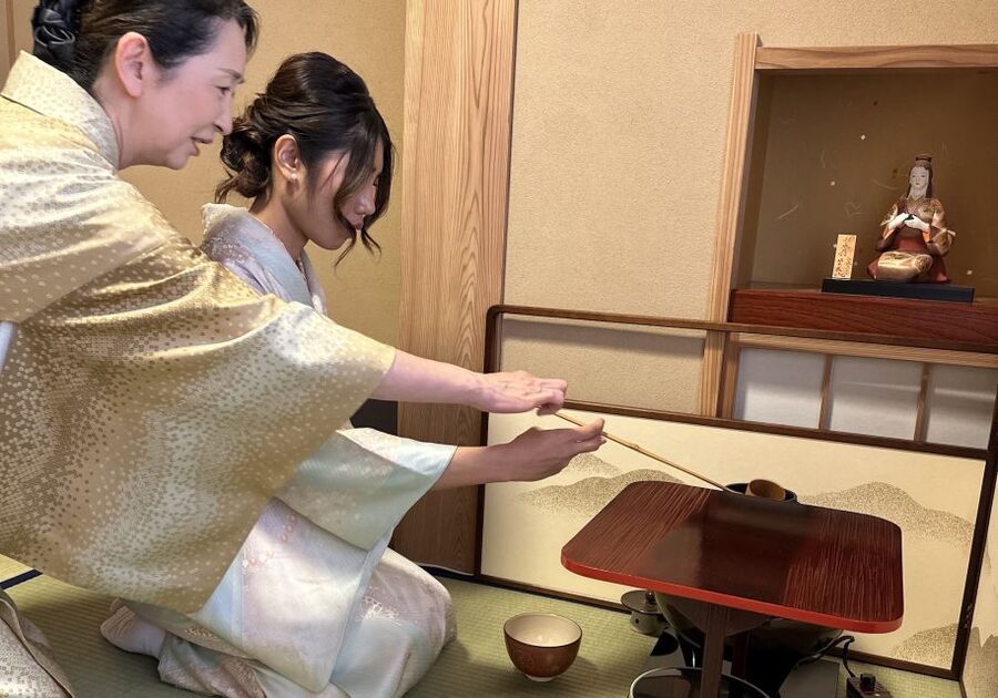 Tokyo:Genuine Tea Ceremony, Kimono Dressing, and Photography - Sitting on the floor is not required