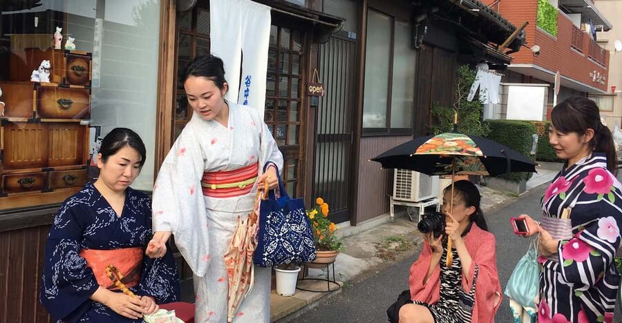 Tokyo: Kimono Dressing, Walking, and Photography Session - Should you book the Yanaka kimono session?