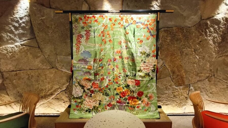 Tokyo: Kimono Photoshoot at Ginza - Timing, language, and booking flexibility