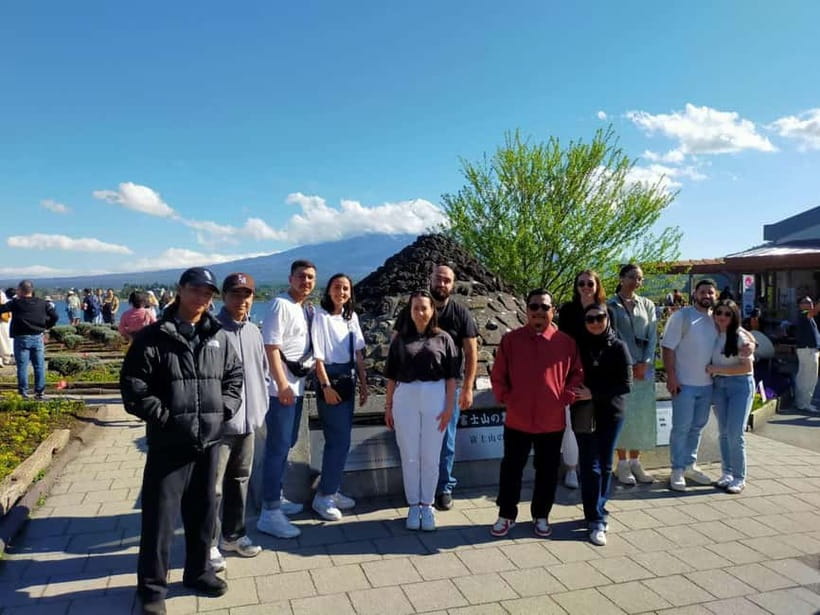Tokyo: Mt. Fuji & Lake Kawaguchi Instagram Full Day Trip - Meeting at Tokyo Station