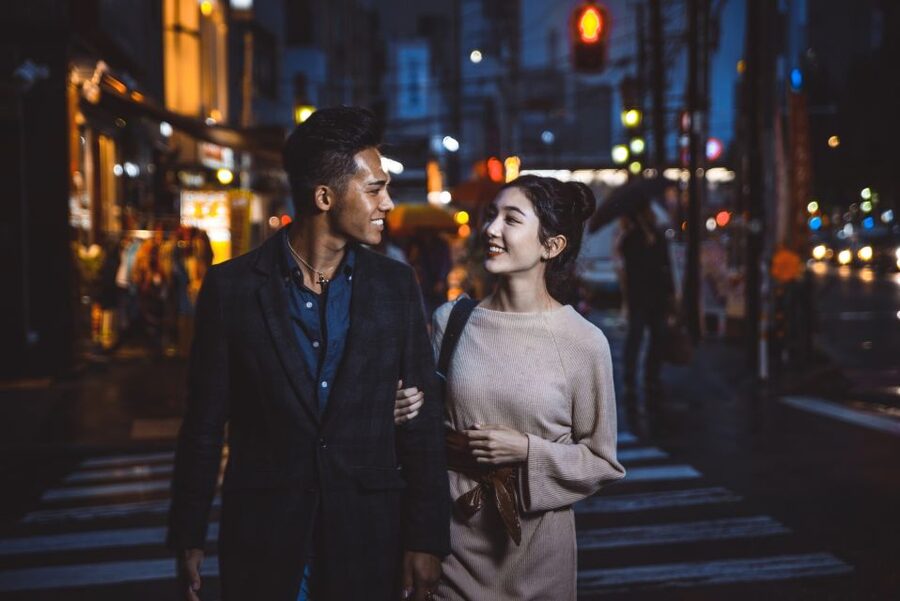 Tokyo: Photo Shoot with a Private Vacation Photographer - Clothing, walking, and practical planning