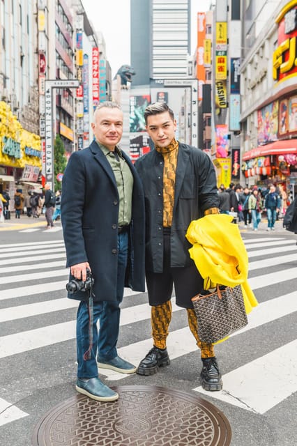 Tokyo Photoshoot Tour with a Local Photographer - Posing help for people who dislike posing