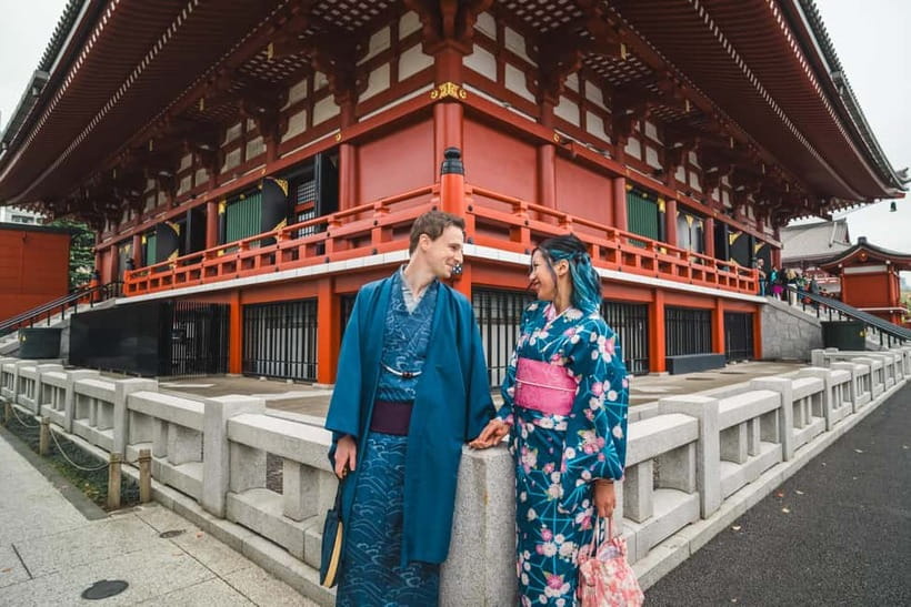 Tokyo Photoshoot Tour with a Local Photographer - Photo quality and delivery