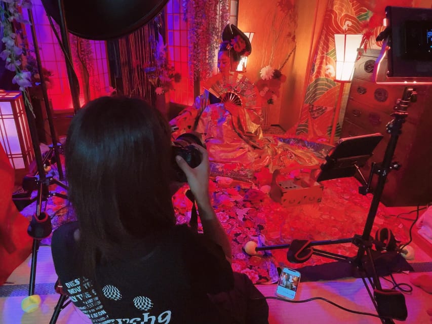 Tokyo: Private Makeover Photography Studio in Luxury Kimono - Receiving every digital image