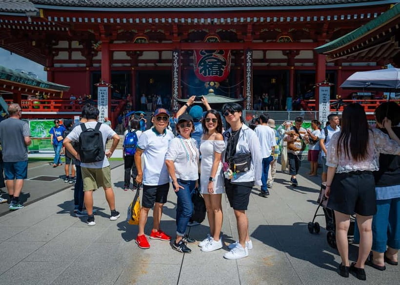 Tokyo: Private Photo Shoot with a Professional Photographer - Starting at Kaminarimon and Sensoji