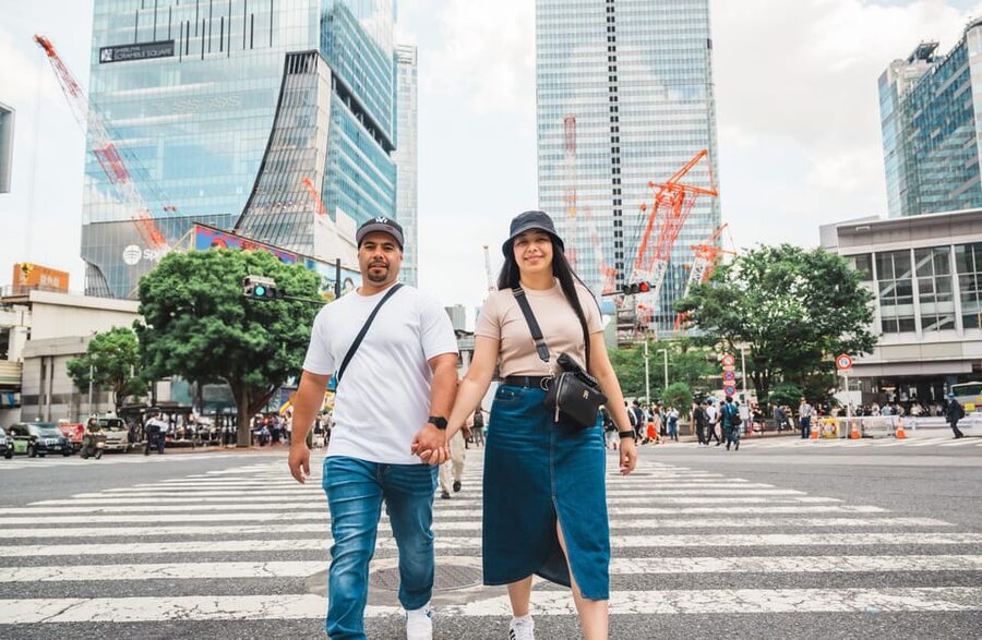 Tokyo: Private Photoshoot at Shibuya Crossing - Meeting near American Eagle, then getting to work