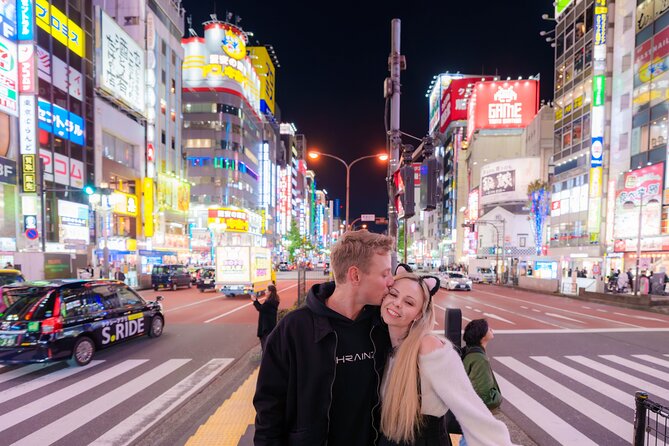 Tokyo Shinjuku Night Photo Tour with Pro Gota - Why this works better than taking another phone selfie