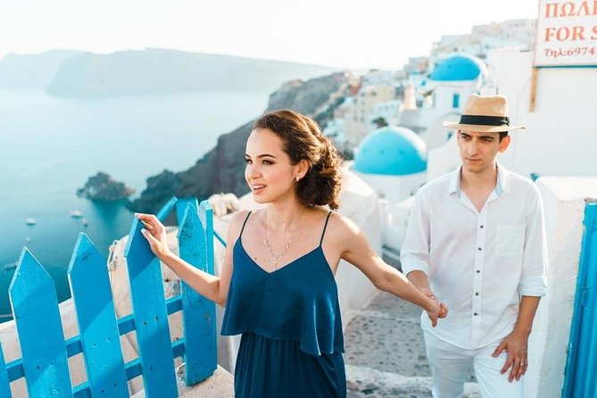 Tour Santorini with a Professional Photographer - Transport, pickup, and cruise timing