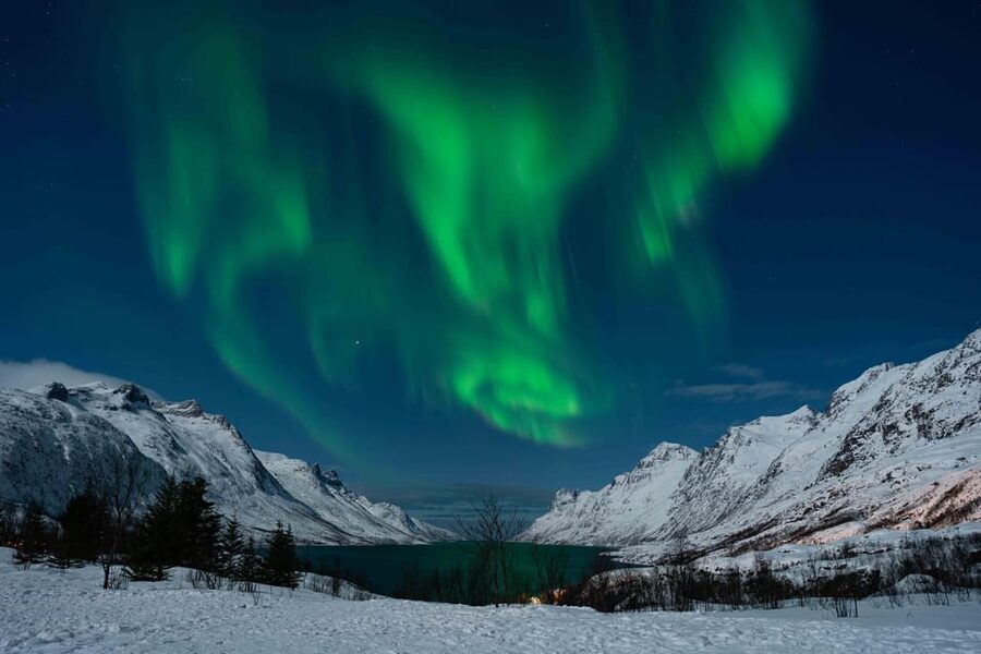 Tromsø: Aurora Tour with Photos, Campfire and Arctic Food - Photography help, from camera tips to one included image