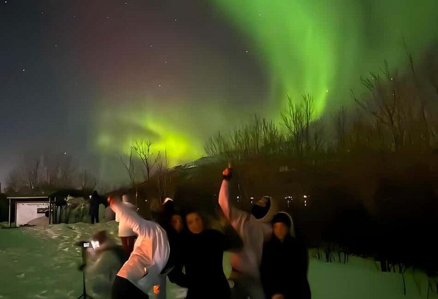Tromsø: Northern Lights Bus Tour with Free Photography - Who should book this aurora hunt?