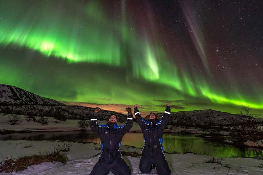 Tromsø: Northern Lights Chase + Free Professional Photos - Meeting at Scandic Ishavshotel and getting ready